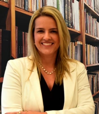 Dra. Mariana Prado Garcia de Queiroz Velho