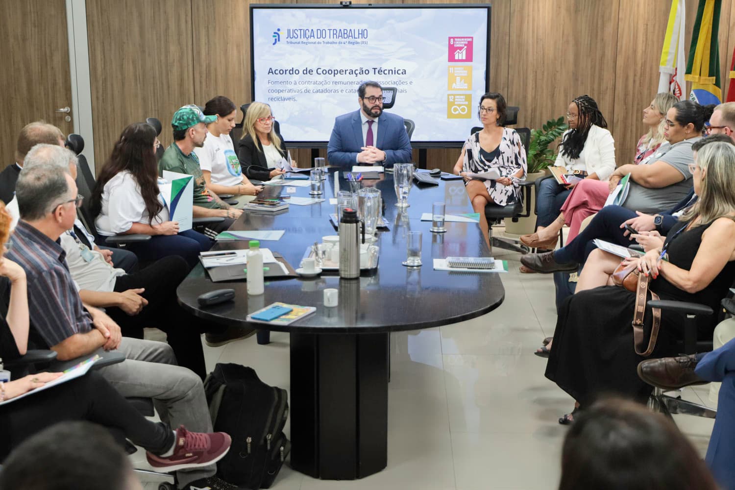 TRT-RS Impulsionne Contratação Remunerada de Cooperativas de Catadores por Órgãos Públicos: Sustentabilidade e Trabalho Decente
