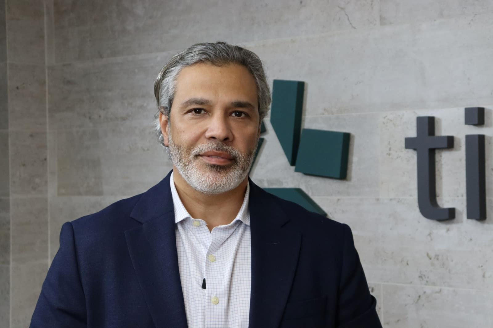 Industrielle Verlangsamung in Brasilien: Ursachen, Folgen und der Teufelskreis von Anlauf und Bremsung