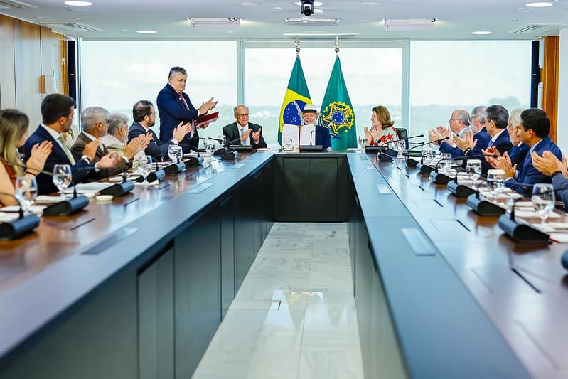 Análise Jurídica do Acordo Mercosul-União Europeia: Vigência, Impactos e Oportunidades